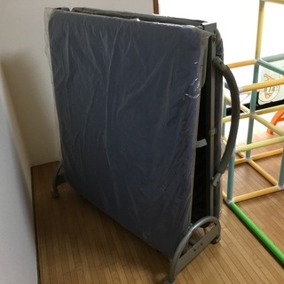 折り畳みベッド