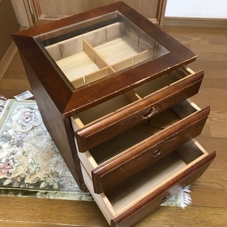 小物入れ　ガラス天板付き　おまけ有り