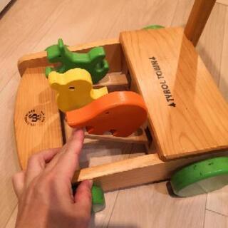 木製手押し車の画像