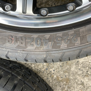 19インチ　フーガ　225/40ZR19 の画像