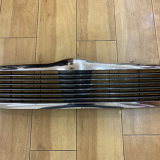 トヨタ アベンシス AZT250 フロントグリルの画像