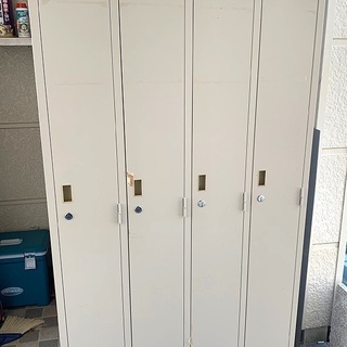 商談中　4人用ロッカー　鍵付き　中古