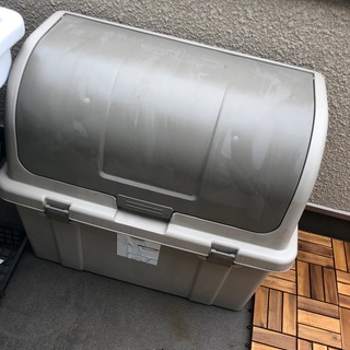 ゴミストッカー