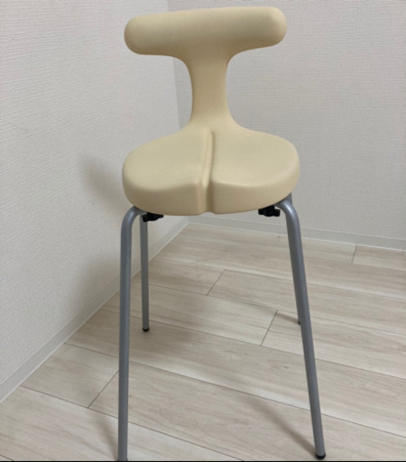 アーユルチェアー  スツールタイプ   ベージュ