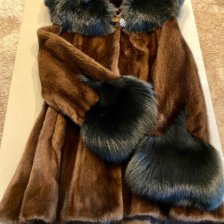 ロシア物　極上ミンク　現地購入　袖ブラックフォックスの画像
