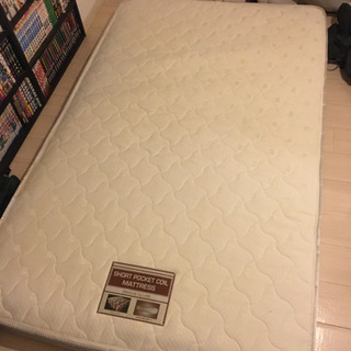 ニトリ  ベッドマットのみ　セミダブル