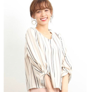 ロペピクニック　ねじりパフ袖ブラウスの画像