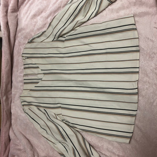 ロペピクニック　ねじりパフ袖ブラウス