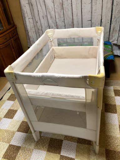 （値下げ！）アップリカ ★ココネルエアー★ ベビーベッド