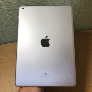 iPad 第7世代（32GB）スマートキーボード付