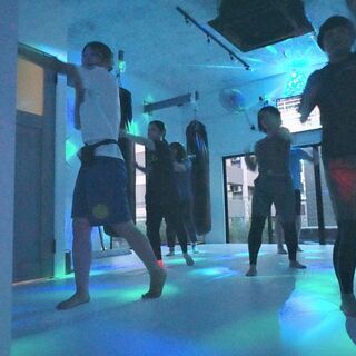 11/12(木)福岡初👀暗闇キックボクシングの参加者募集🙋