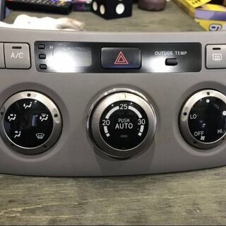 トヨタ　ヴォクシー・ノア　AZR60　空調スイッチ