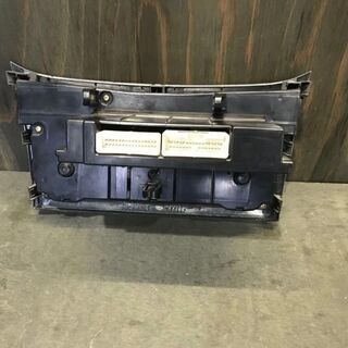 トヨタ　ヴォクシー・ノア　AZR60　空調スイッチの画像