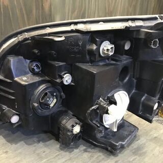 トヨタ　ヴォクシー・ノア　AZR60　右ヘッドライト　ジャンク品の画像