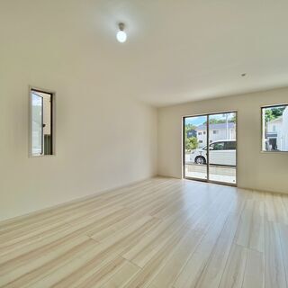 ACTLEAD（アクトリード）のおススメの物件！！グラファーレ糸満真栄里2期　3号棟◆3,490万円　月々のお支払い84,182円～！  ※ろうきん住宅ローン金利0.75％、借入期間40年、ボーナス払い無しの場合。  お支払額は、借入額や条件によって異なります。ご見学の際にスタッフにお気軽にご相談ください。 - 那覇市