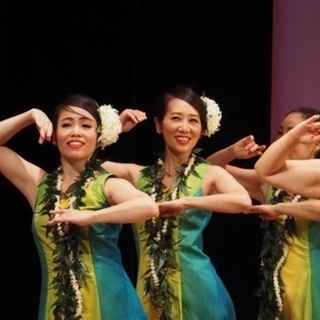 --フラ　オ　オナオナオカマイレ--✨輝く女性達の♪フラスクールです❣️の画像