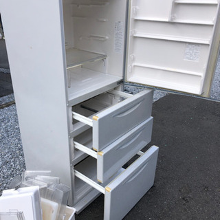 冷蔵庫あげます。市内の方なら配達します。(^^)