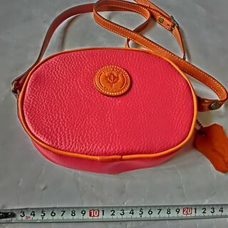★ＤＥＬＡＮＥ　ＣＡＮＡＤＡ，ショルダーバッグ、使用感もなく綺麗...
