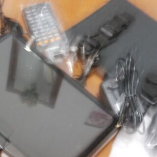 【本日受け渡し予定です】ポータブルDVDプレーヤー（車載セット付）の画像