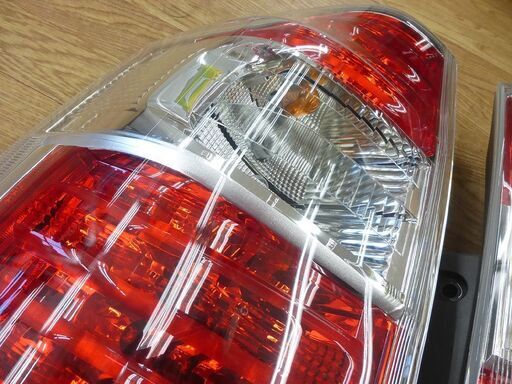 美品 点灯未確認 ヴォクシー リヤ コンビネーションランプ 左右セット ☆ PayPay(ペイペイ)決済可能 ☆ 札幌市 清田区 平岡