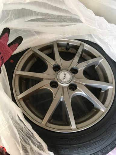 (決まりました)スタッドレスタイヤ アルミホイール付き 4本