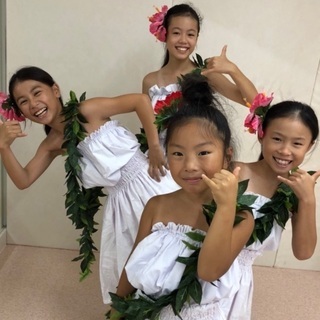 --フラ　オ　オナオナオカマイレ--✨輝く女性達の♪フラスクールです❣️の画像