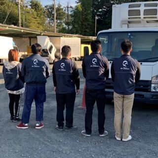 週２～OK！構内での大型トラック、車両移動・整理の簡単なお仕事です♪♪男女問わず活躍可！！正社員登用も★の画像