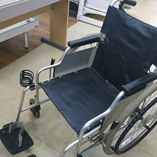 （ハンドルも折りたためる）中武義肢製作所　車イス（自走式）　高く...
