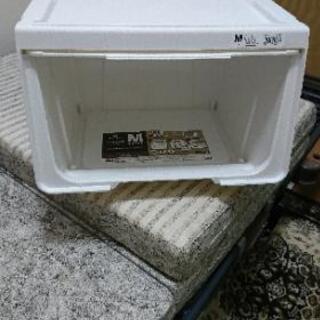 収納ボックス (ほぼ新品)