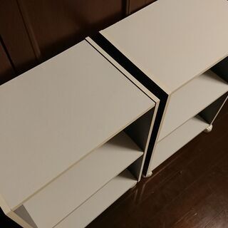 譲ります カラーボックス2段×２台　CX-2　ブラック/ホワイト（キャスター付き）の画像