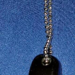 ネックレスとブレスレット。