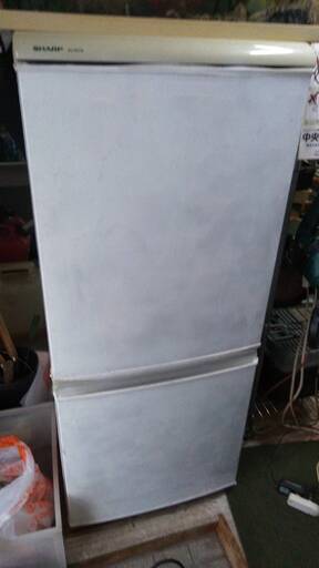 冷蔵庫　　　＊＊　３千円　売ります　＊＊