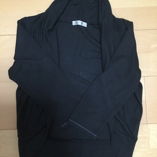 黒七部袖カーディガンの画像
