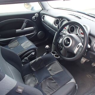 めっちゃ速っ！！　MT 6速　ミニ　クーパーS　スーパーチャージャー装備　ローダウン　カスタム車！　の画像