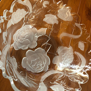 バラ柄🌹ガラス　サラダボール　新品未使用の画像