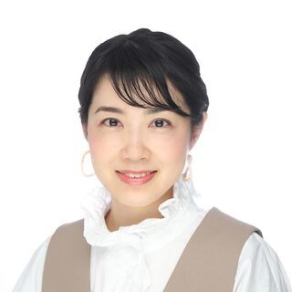 アラフォー女子のトレンドカジュアルコーデ。今年っぽさが増すワードローブに足すべきアイテムとは？の画像
