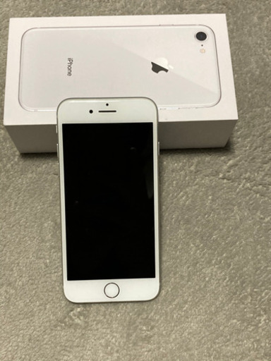 iPhone8 シルバー　64GB SIMフリー
