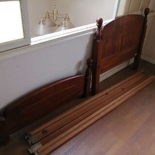 あげます。シングルベッド枠のみパーツは全てあります。