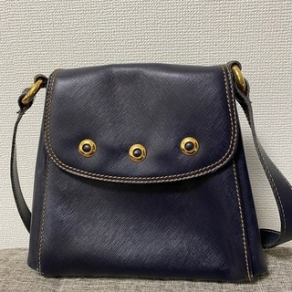 【無料】黒ショルダーバッグ