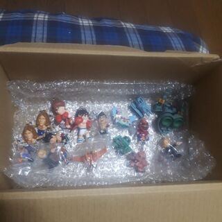 ガチャガチャおまけフィギュアなどあげます。