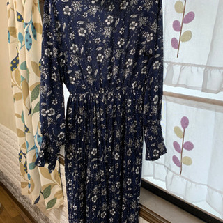 ネイビーの花柄のワンピ🌼お取引中