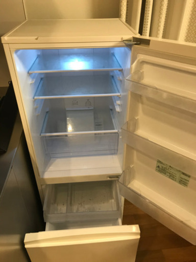中古の冷蔵庫です。