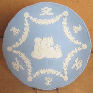 ☆ウェッジウッド WEDGWOOD ANNUALS COLLECTION ジャスパー 2001年 飾り皿◆インテリアに最適の画像