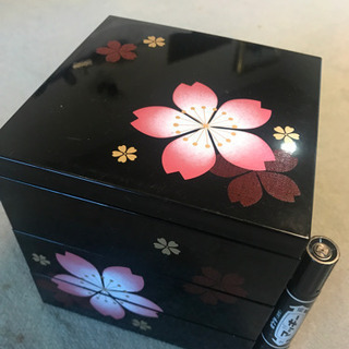 可愛らしい小さな重箱