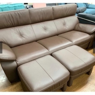 カリモク レザーソファー オットマン2点付きの贅沢な逸品