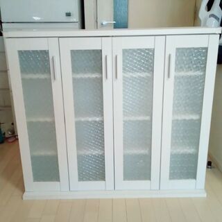【最終値下げ】大容量　扉付きホワイト棚　※他サイトでも出品中、早...