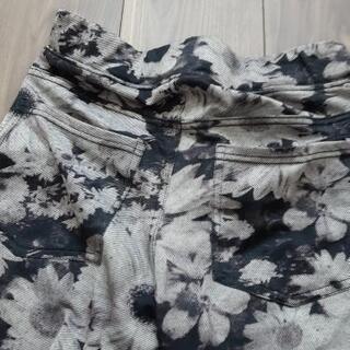 ボトムスの画像