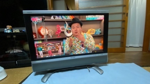2005年製シャープ液晶32インチテレビ