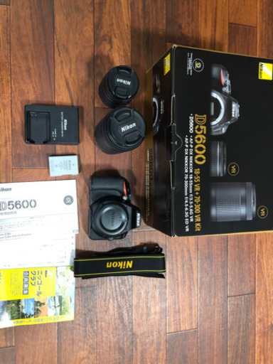 女子 1オーナー ニコン D5600 一眼 ダブルズームキット