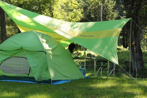 モンベルのタープとライトエースのテント
